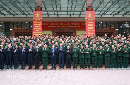 Party chief meets with retired military generals ahead of Lunar New Year Festival